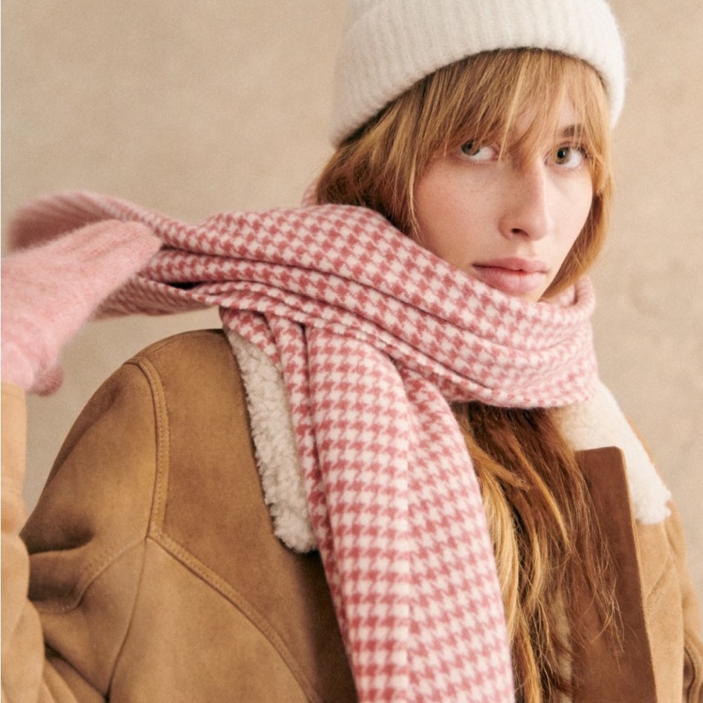 Sezane Seraphine Blush Houndstooth Scarf